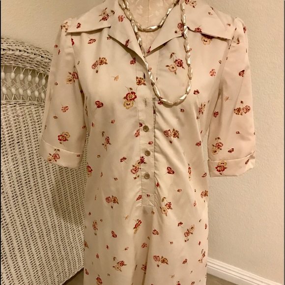 Cream light weight dress - Picture 4 of 5